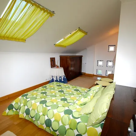 아파트 Ship - 4 Bedroom Duplex With Sea And Pool Views, 1km From The 상 마르티뇨 두 포르투